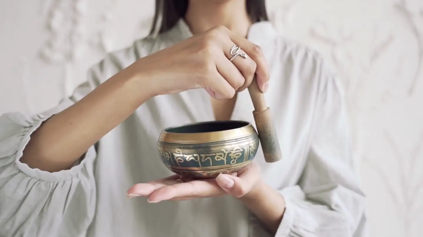 A quiet moment with the singing bowl
